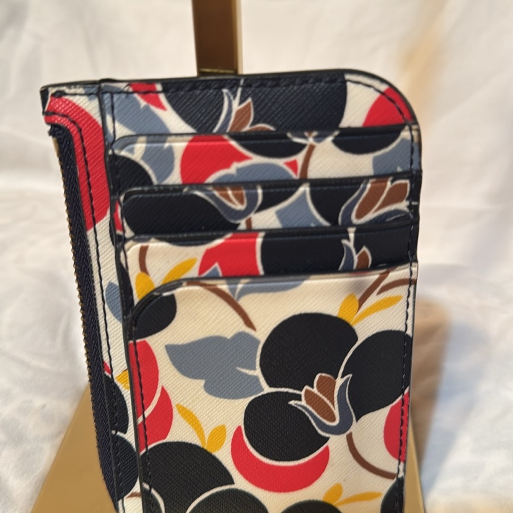 Kate Spade Compact Wallet with Keyring - Picture 6 of 6